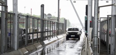 Un véhicule autonome franchit une barrière de péage pour la 1e fois