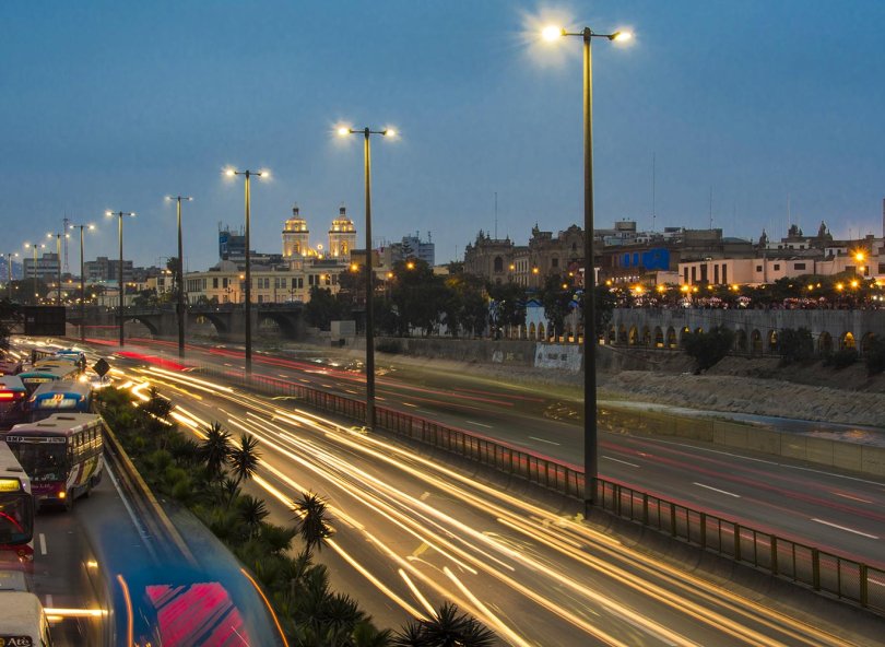 Le périphérique de Lima de nuit