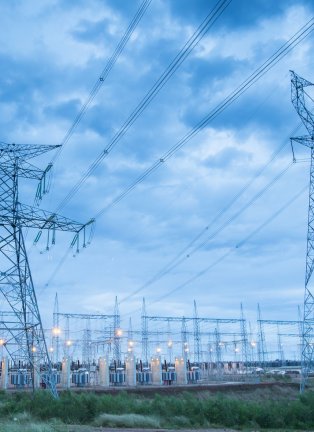 Lignes électriques à très haute tension au Brésil