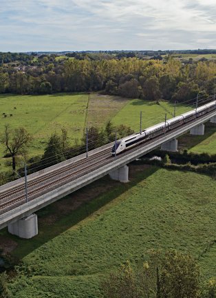 Vue de la ligne à grande vitesse SEA