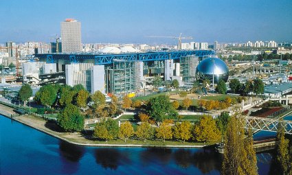Vue aérienne du Parc de La Villette à Paris