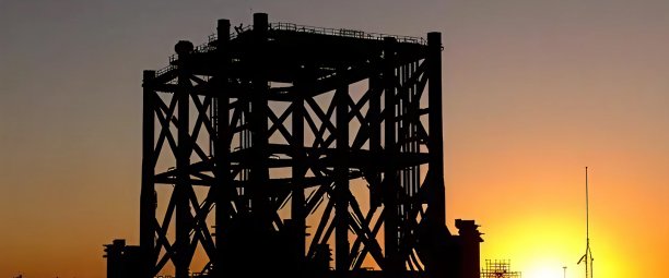 Réalisation de la plate-forme de conversion électrique DolWin6 en mer du Nord