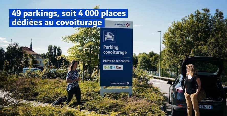 texte "49 parkings avec 4 000 places dédiées au covoiturage", avec deux personnes près d’une voiture dans un parking covoiturage 