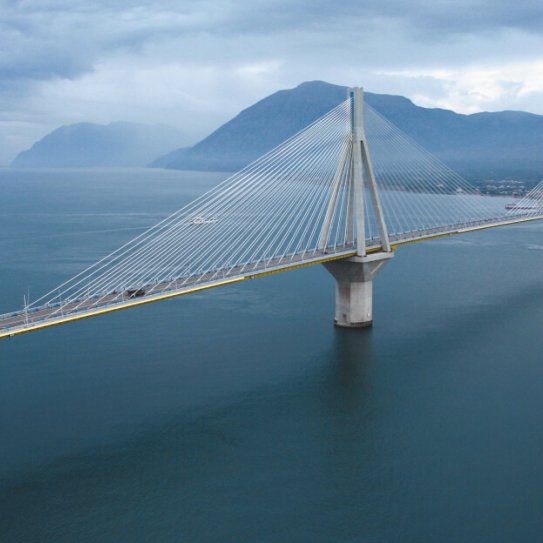 pont Charilaos Trikoupis entre Rion et Antirion