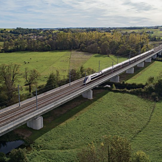 Vue de la ligne à grande vitesse SEA