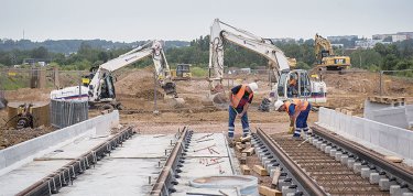 Couplage de voies de tramway et de train