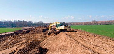 Réalisation d’une nouvelle section de 16 km de l’autoroute D11 entre Hradec Králové et Smiřice