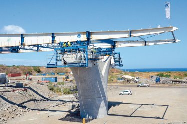 Une charpente qui avance à la Réunion