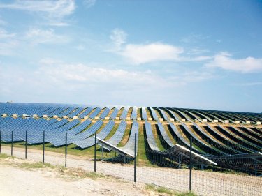 Installations électriques de la plus grande centrale photovoltaïque française