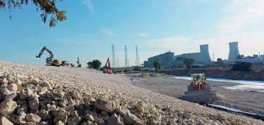 Digue renforcée pour la centrale du Tricastin