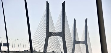 Le pont Vasco de Gama, situé au nord de Lisbonne, au Portugal, fête ses 20 ans