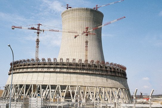 Centrale nucléaire de Dampierre-en-burly en construction
