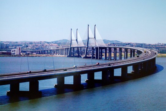 Vue aérienne du pont Vasco de Gama