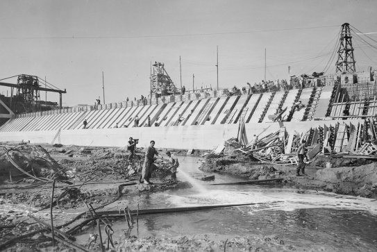 Port de Dunkerque : travaux de reconstruction de l' écluse PH Watier (1947)