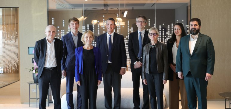 Photo des dirigeants signataires de VINCI et de l'ENPC