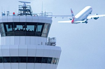 Vue de la tour de contrôle de l'aéroport de Londres Gatwick