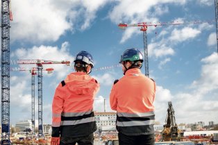 Collaborateurs de dos sur le chantier du CHU de Nantes