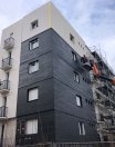 Pose de panneaux isolants avec la solution Rehaskeen de VINCI Construction