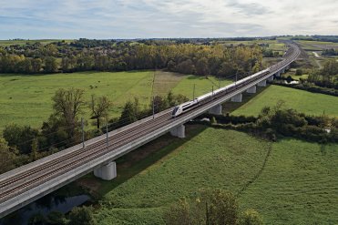 Vue de la ligne à grande vitesse SEA