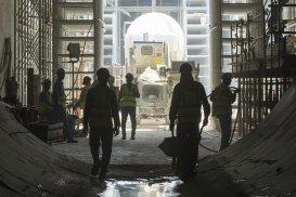 Ouvriers dans un tunnel, sur un chantier QDVC au Qatar