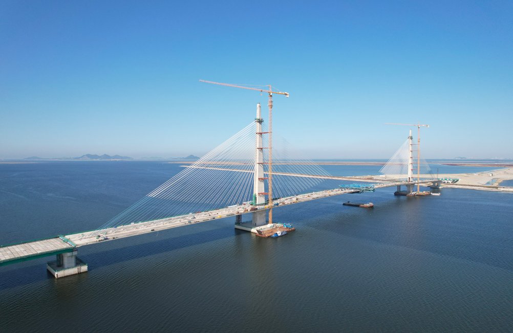 Le pont de Saemangeum situé sur la côte de la mer Jaune, en Corée du Sud