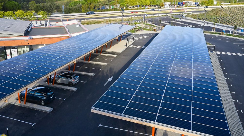 Panneaux solaires sur l'aire d'autoroute de Port Lauragais