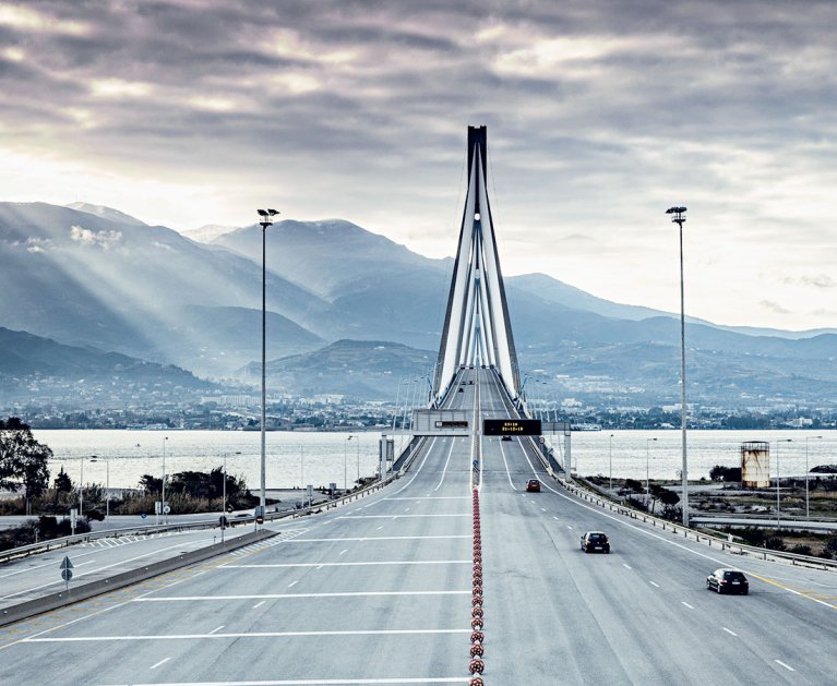 Vue du pont Charilaos Trikoupis