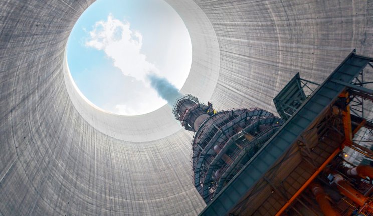 Vue de l'intérieur d'une cheminée de centrale nucléaire
